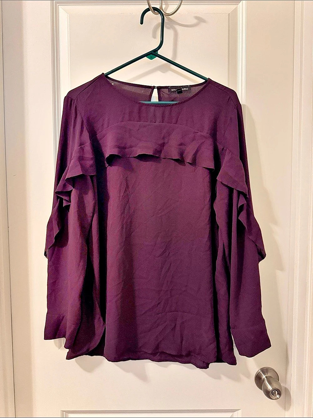 Banana Republic Ruffle Sleeve Blouse in Purple Size Large